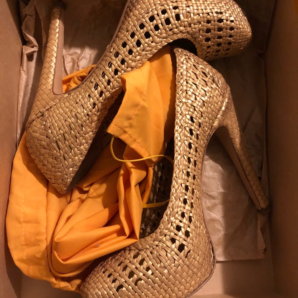 PRADA STRAW PLATFORM PUMPS